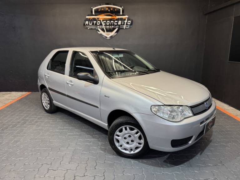 FIAT - PALIO - 2004/2004 - Prata - R$ 22.900,00