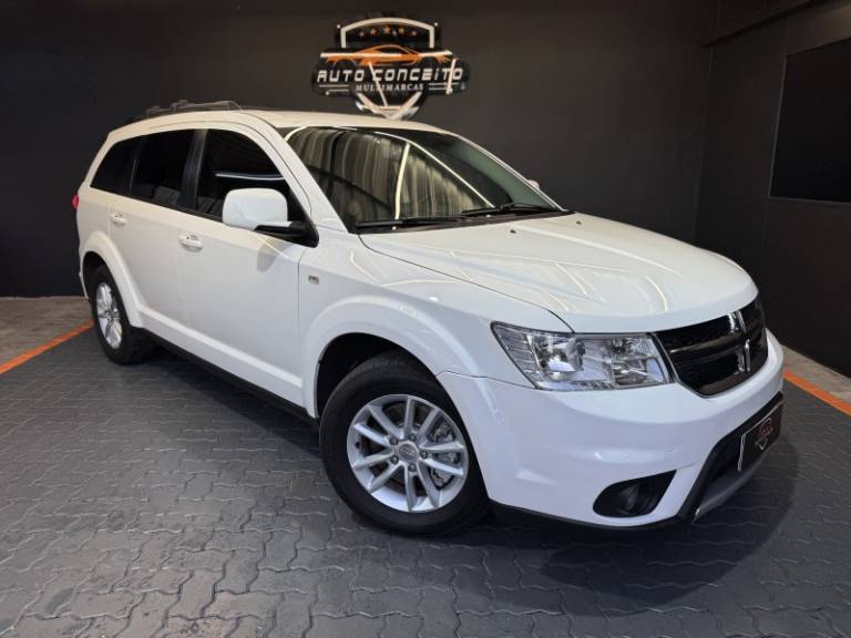 DODGE - JOURNEY - 2015/2015 - Branca - R$ 69.900,00