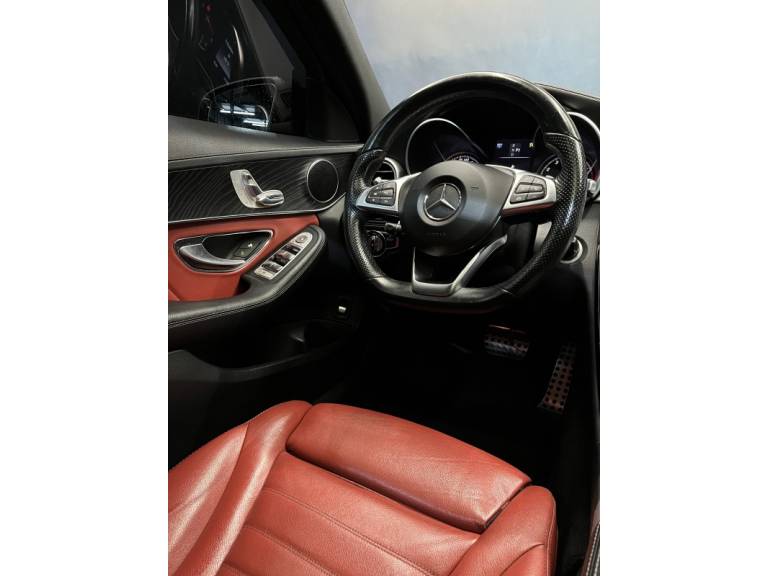 MERCEDES-BENZ - C 250 - 2016/2016 - Preta - R$ 159.900,00