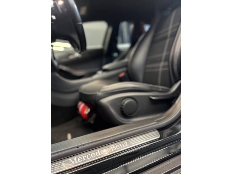 MERCEDES-BENZ - GLA 200 - 2015/2015 - Preta - R$ 103.900,00