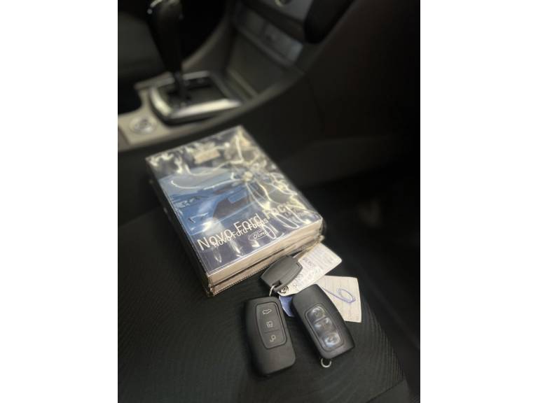 FORD - FOCUS - 2013/2013 - Prata - R$ 48.900,00