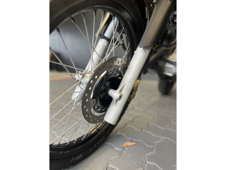 HONDA - XRE 300 - 2015/2015 - Preta - R$ 21.800,00