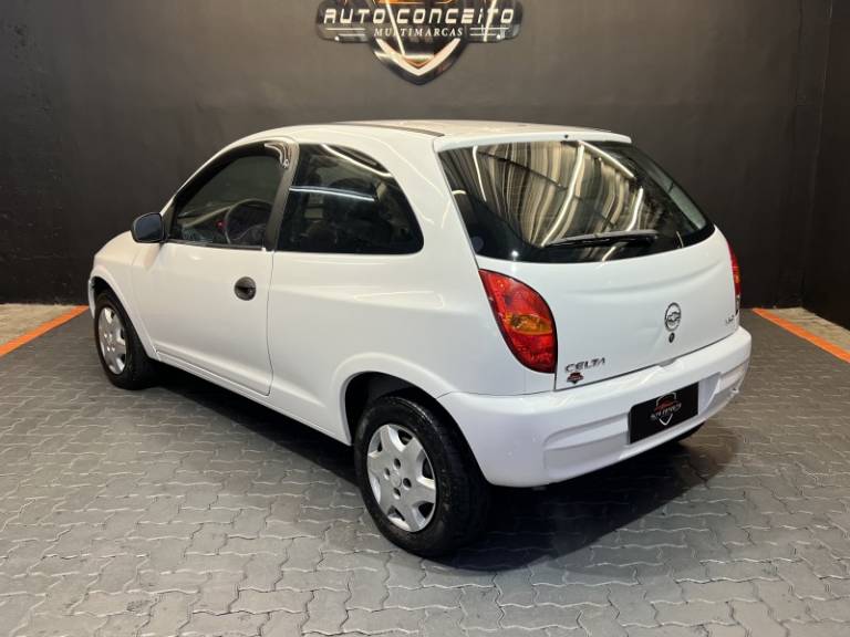 CHEVROLET - CELTA - 2004/2004 - Branca - R$ 16.900,00