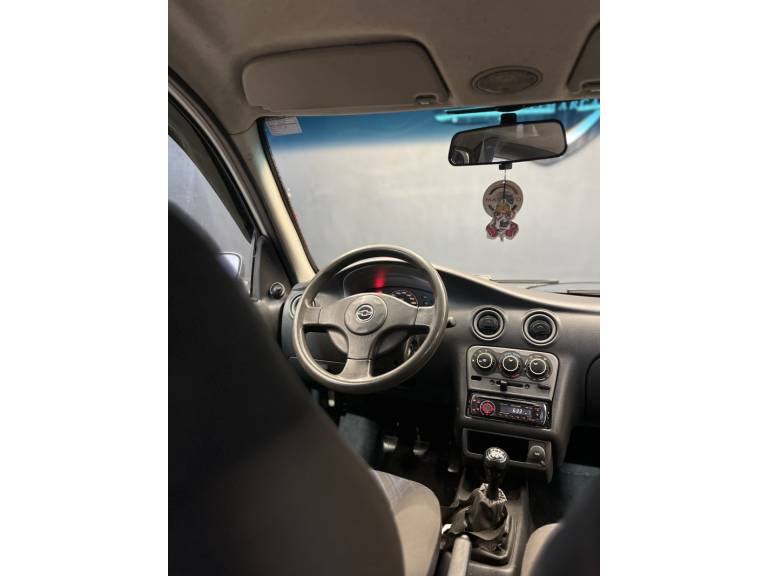 CHEVROLET - CELTA - 2004/2004 - Branca - R$ 16.900,00