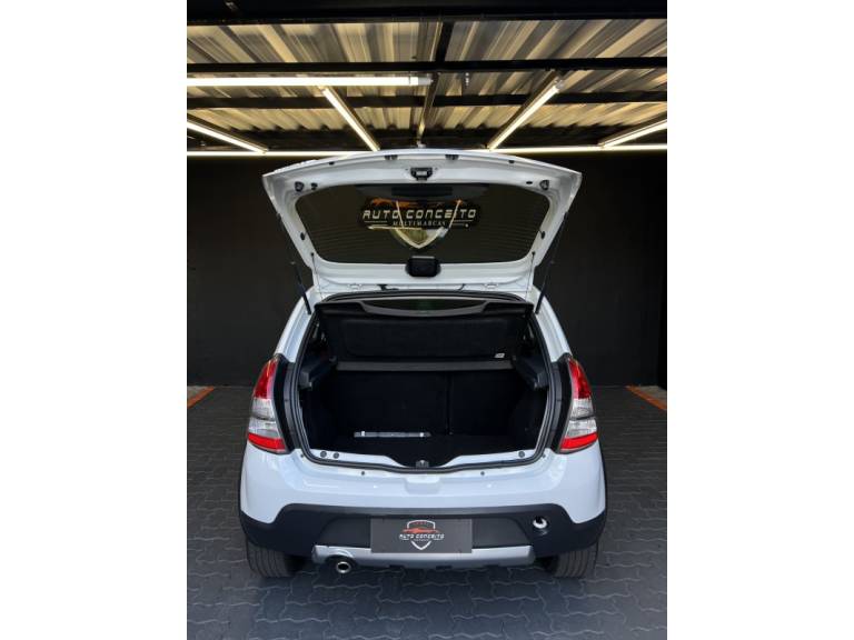 RENAULT - SANDERO - 2013/2014 - Branca - R$ 45.900,00