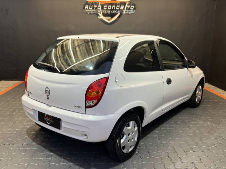 CHEVROLET - CELTA - 2004/2004 - Branca - R$ 16.900,00