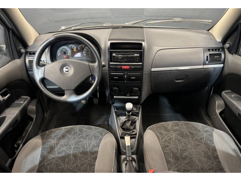 FIAT - PALIO - 2004/2004 - Prata - R$ 22.900,00