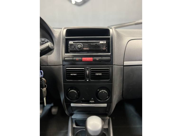FIAT - PALIO - 2004/2004 - Prata - R$ 22.900,00