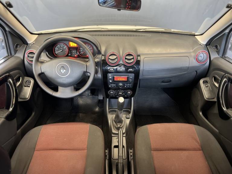RENAULT - SANDERO - 2013/2014 - Branca - R$ 45.900,00