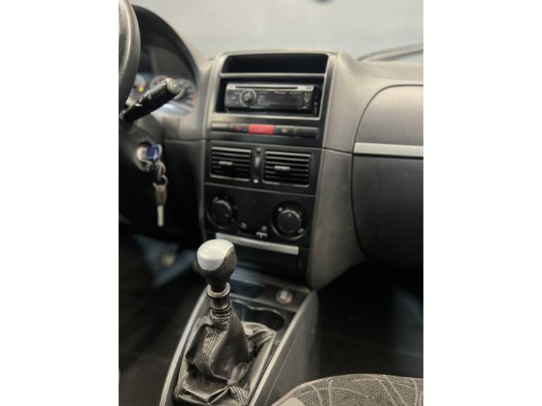 FIAT - PALIO - 2004/2004 - Prata - R$ 22.900,00