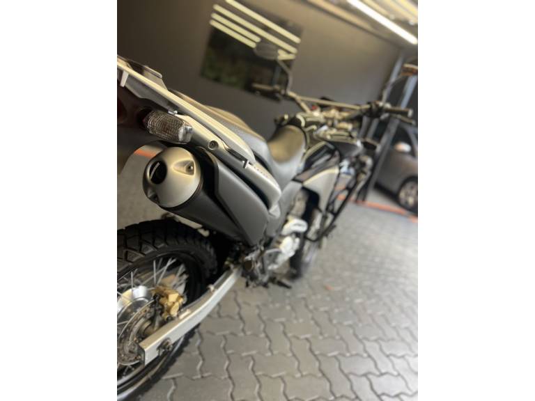 HONDA - XRE 300 - 2015/2015 - Preta - R$ 21.800,00